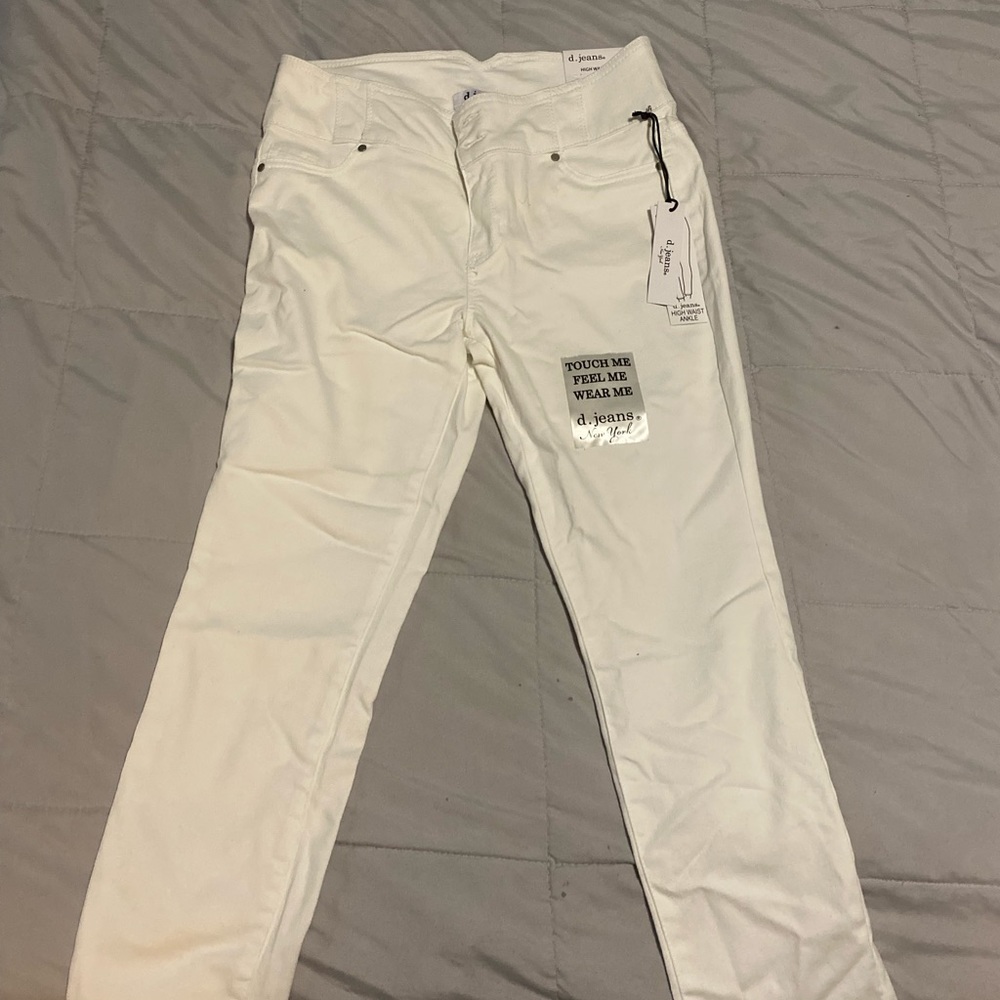 High waisted white ankle jeans